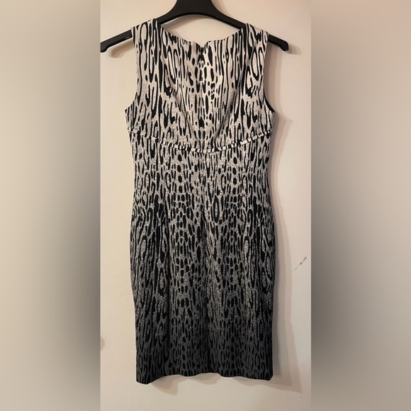 Monique Lhuillier dress - Picture 2 of 5